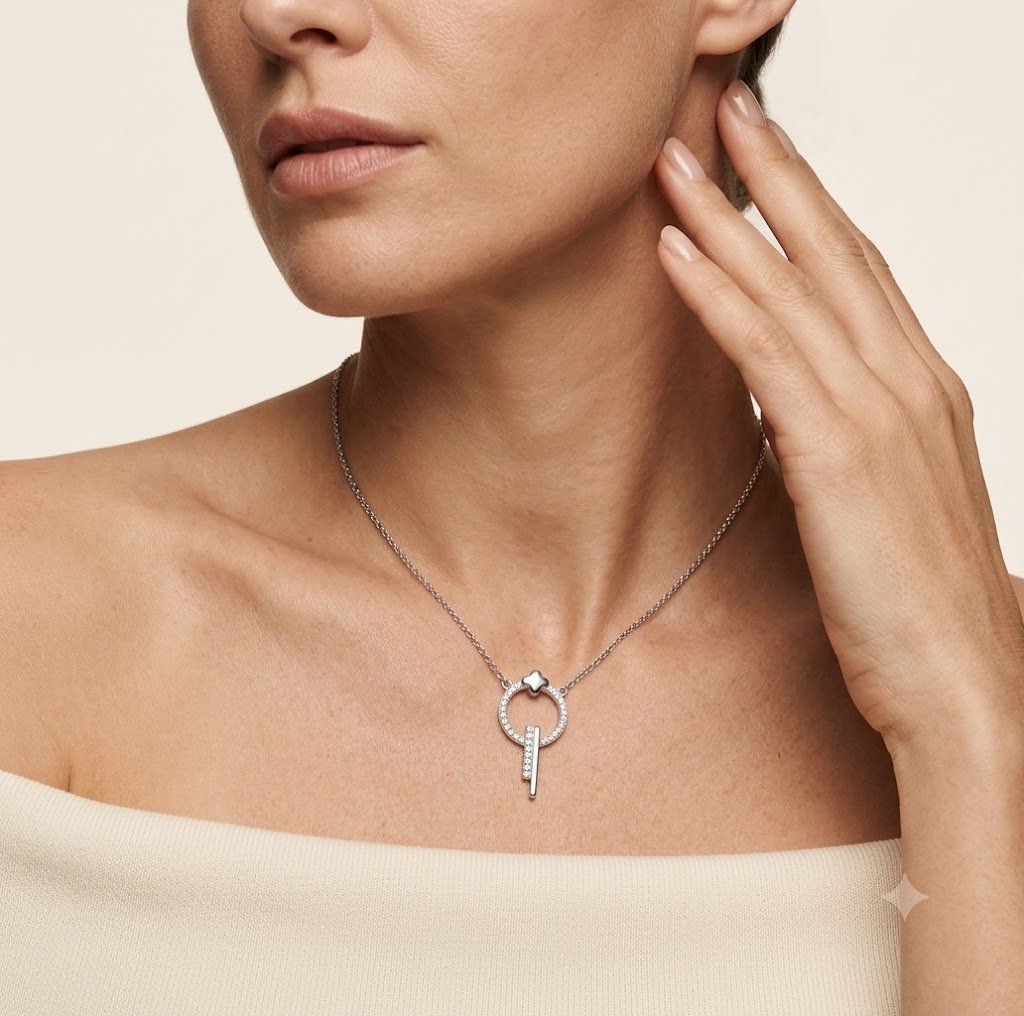 Halo Clover Necklace - Image 3